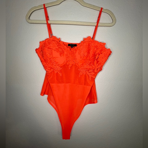 Spaghetti top size L - Picture 1 of 2